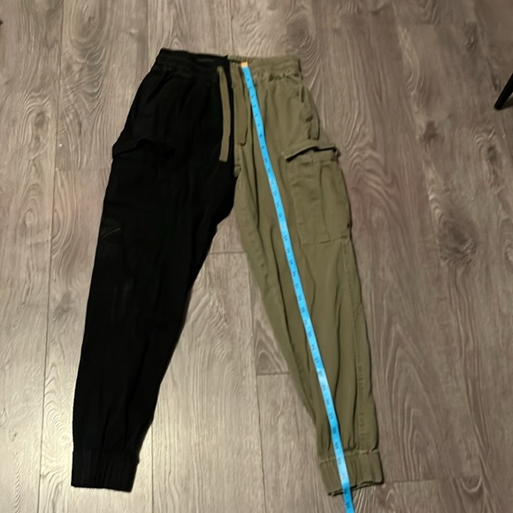 ☀️Refuge Cargo Two Tone Pants size small super & and comfortable pockets! - Picture 11 of 12